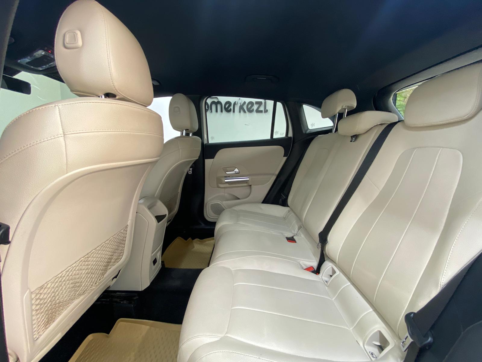 MERCEDES GLA 27